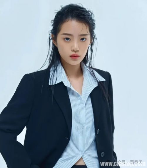 “短剧一姐”徐艺真再破天花板!一年13部爆款,让整个演艺圈都“沉默”!