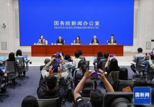 广电总局:对短剧中群众反映强烈的“雷人”剧情、“霸总”人设等问题,及时进行纠偏