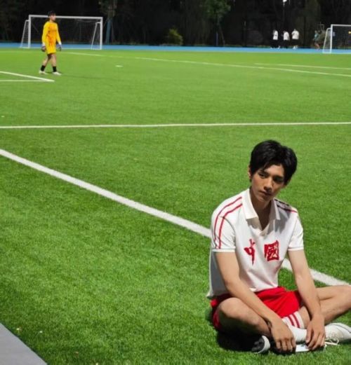 前中超门将王年将成转型当短剧演员：踢球曾月薪3000元