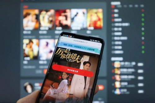 短剧走出“土味套路”:千亿规模激起 “竖店”争夺战